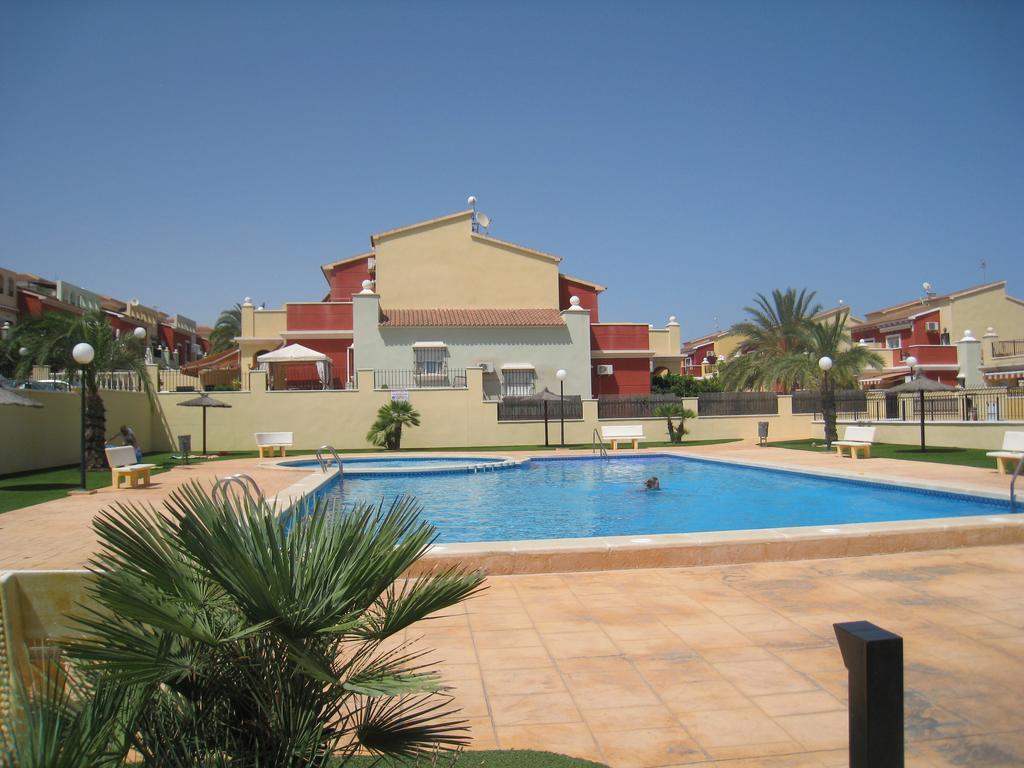 Bungalow Altos De La Bahia Торевиеха Стая снимка