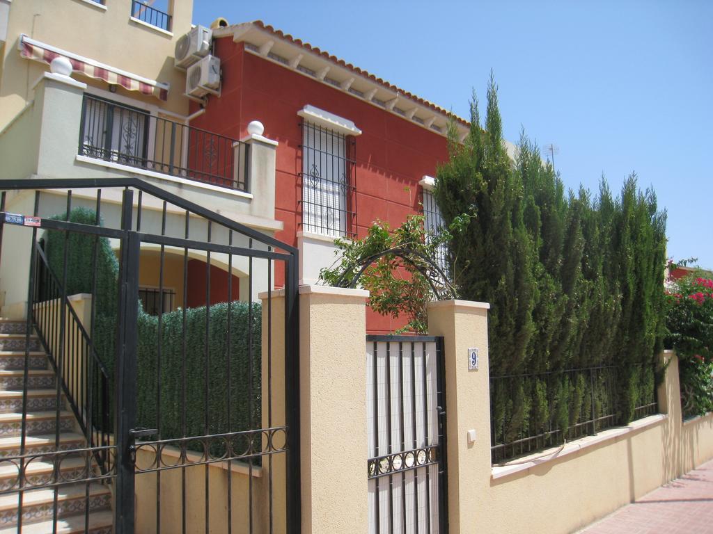 Bungalow Altos De La Bahia Торевиеха Стая снимка
