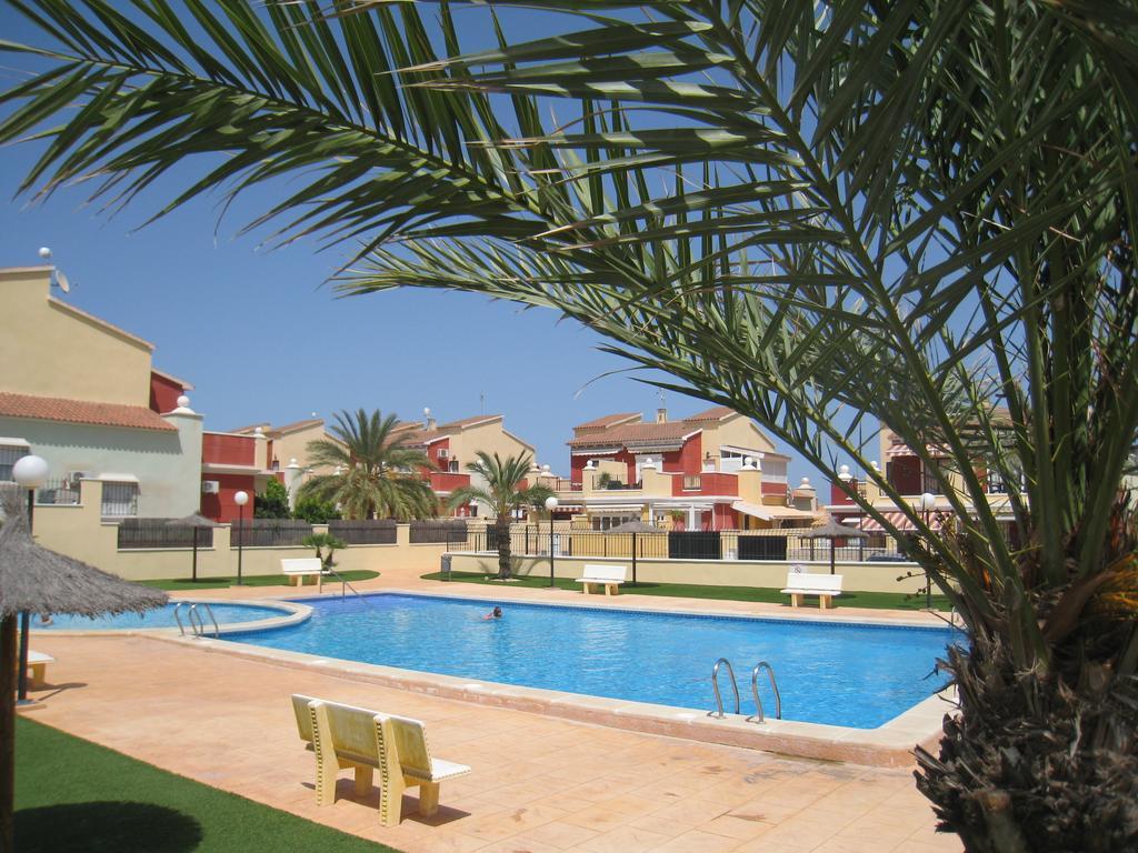 Bungalow Altos De La Bahia Торевиеха Стая снимка