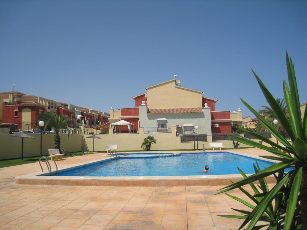 Bungalow Altos De La Bahia Торевиеха Стая снимка