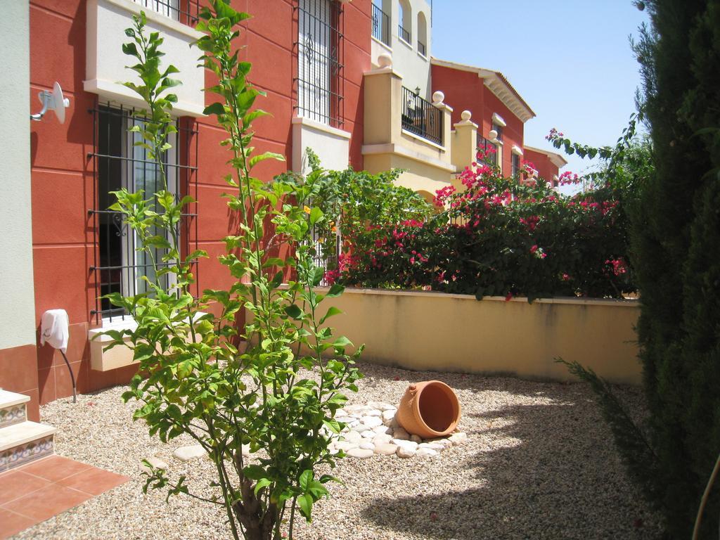Bungalow Altos De La Bahia Торевиеха Стая снимка